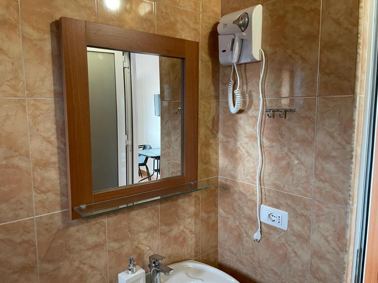 Guesthouse Mateo Dhërmi Quarto foto